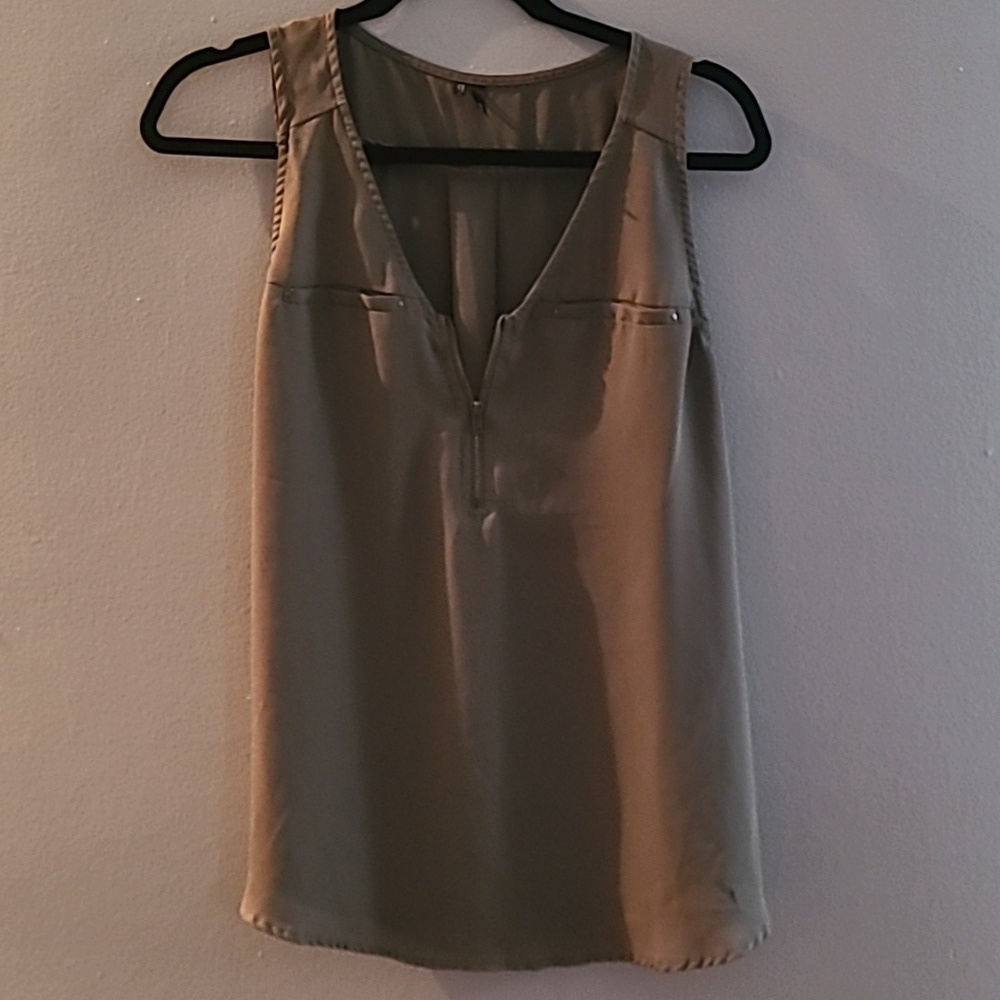 Maurices sleeveless shirt‎ sz large